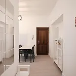 A&a Domus Apartment *