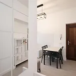 A&a Domus Apartment